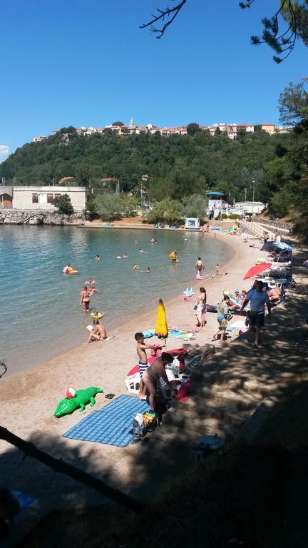 Apartmani Bozic-Omišalj Exterior foto